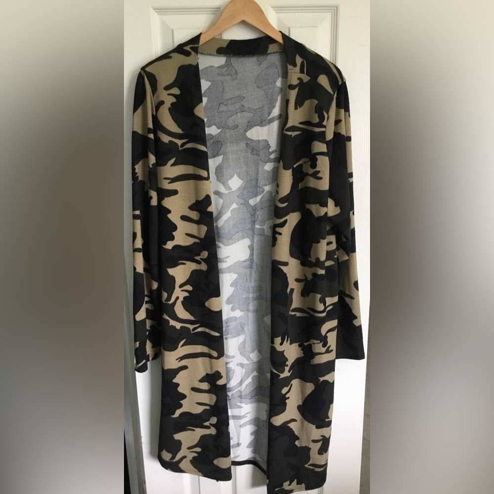 Women’s camo long cardigan